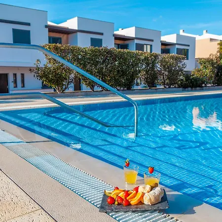 Townhouse Ocean Joy -com Piscina E Bbq Em